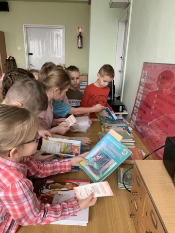 b_1024_768_0_00_images_2023_2024_KAWA_Pasowanie_czytelnik_428492501_866279938633289_4674750784047840792_n